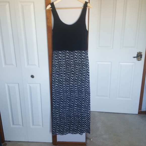 Vince Camuto chiffon overlay dress - Picture 1 of 6